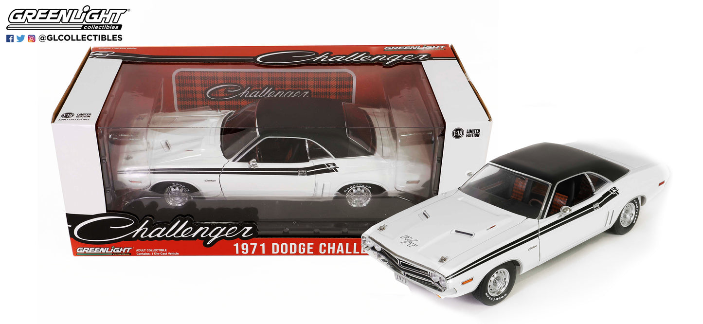 GreenLight 1:18 1971 Dodge Challenger R/T - Bright White with Black Interior and Red Plaid Seats 13668