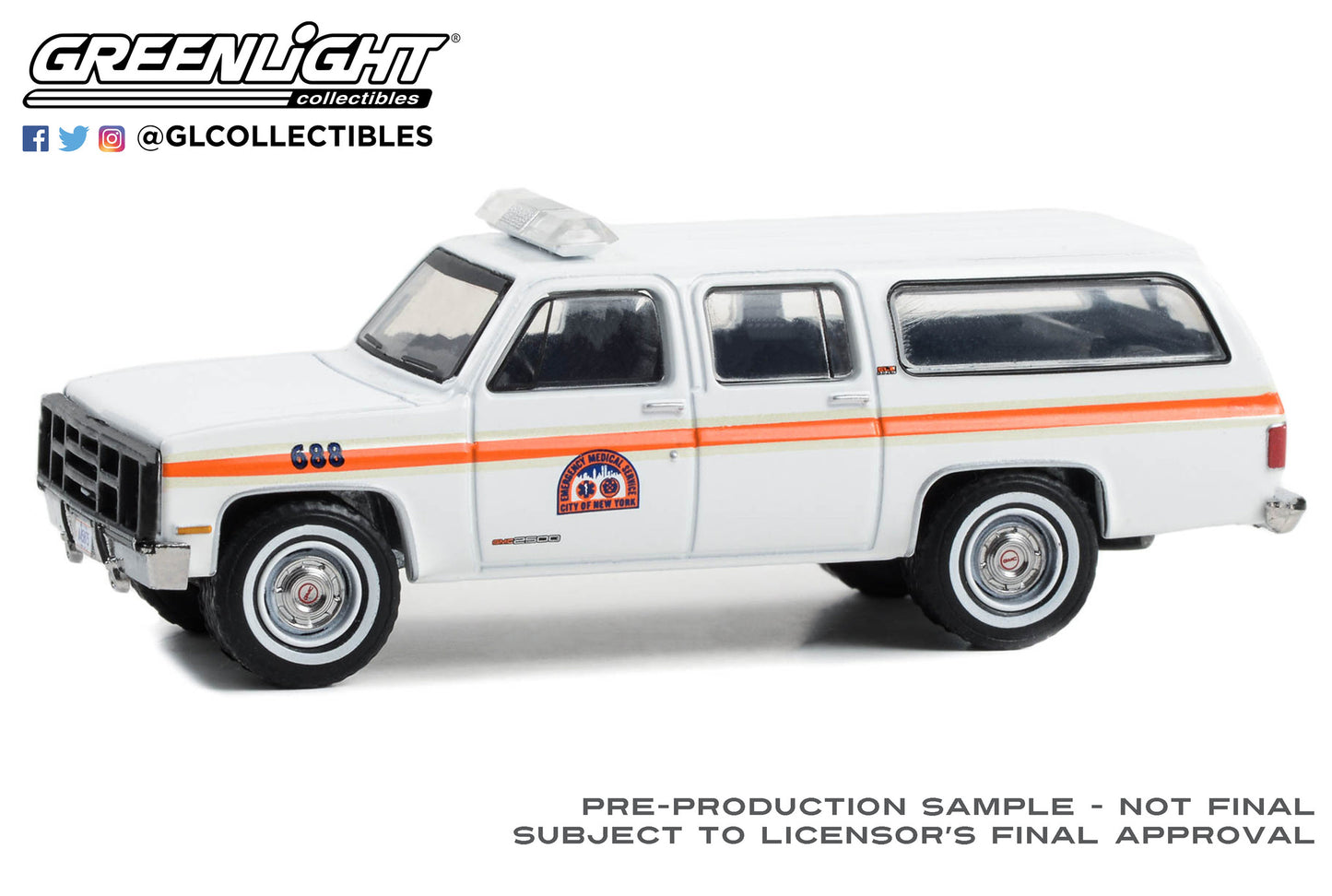 GreenLight 1:64 First Responders - 1991 GMC Suburban - NYC EMS (City of New York Emergency Medical Service) 30446