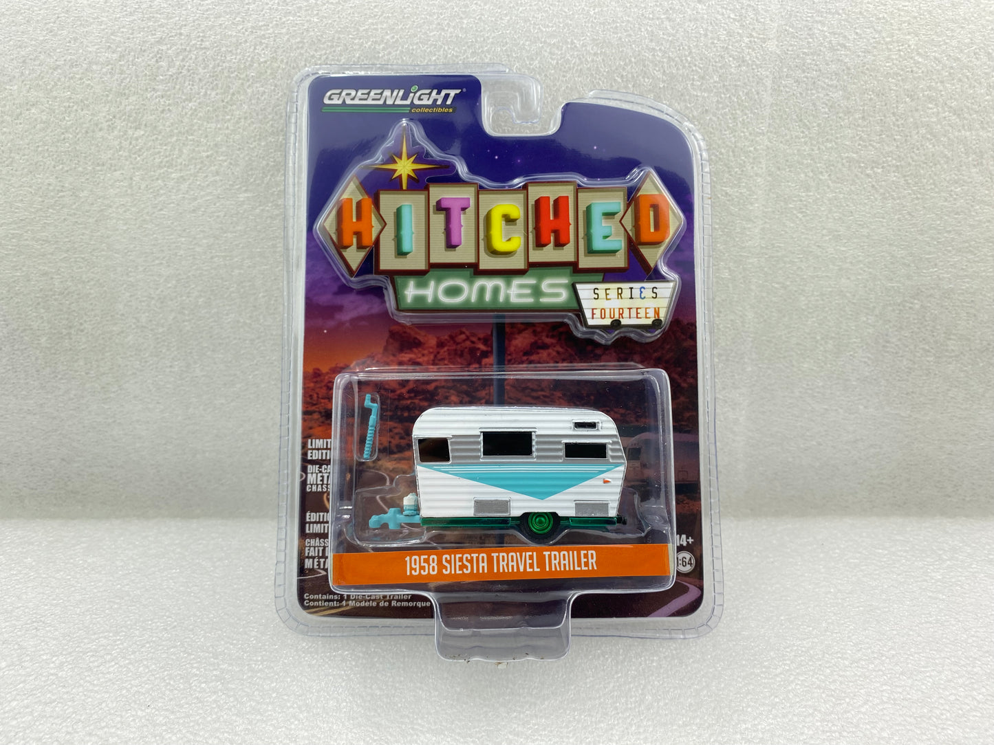 GreenLight Green Machine 1:64 Hitched Homes Series 14 - 1958 Siesta Travel Trailer - Teal, White and Polished Silver 34140-B