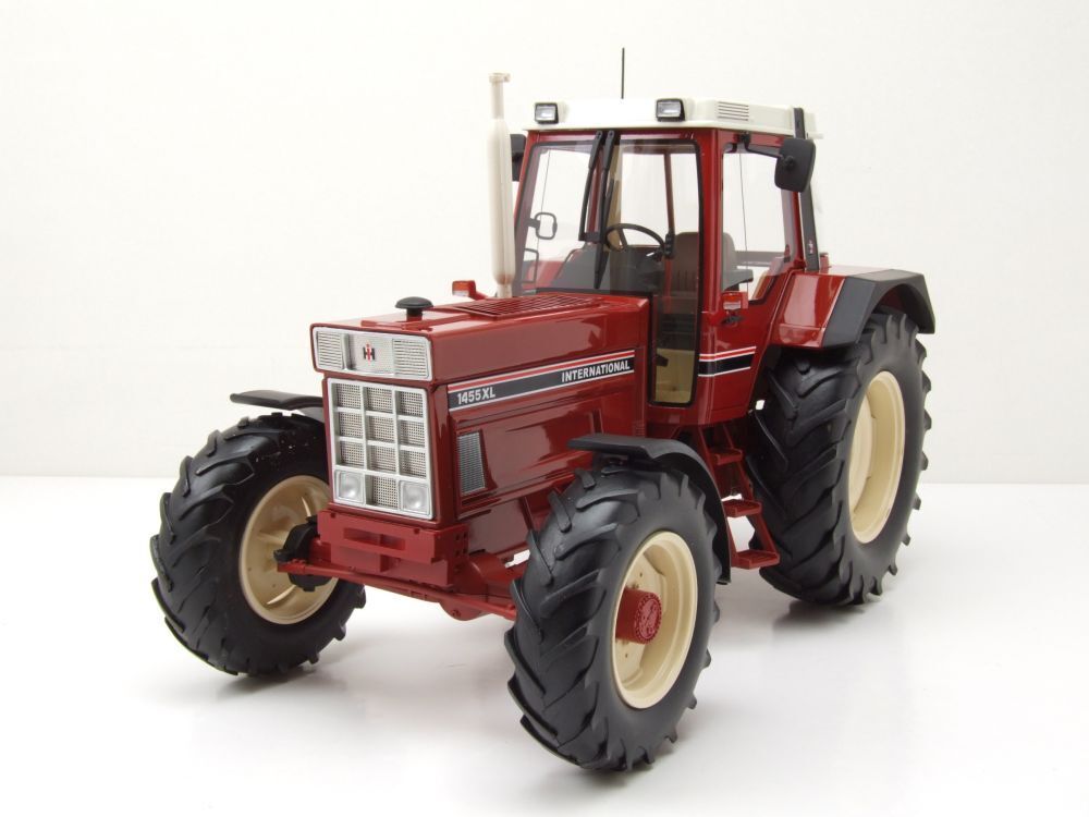 Schuco 1:18 IHC 1455 XL International Tractor 450026600