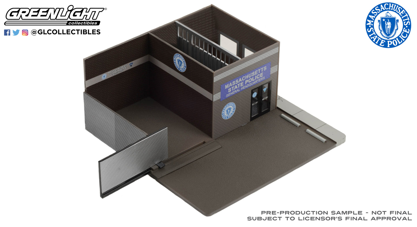 GreenLight 1:64 Mechanic s Corner Series 10 - Hot Pursuit Central Command - Massachusetts State Police 57101