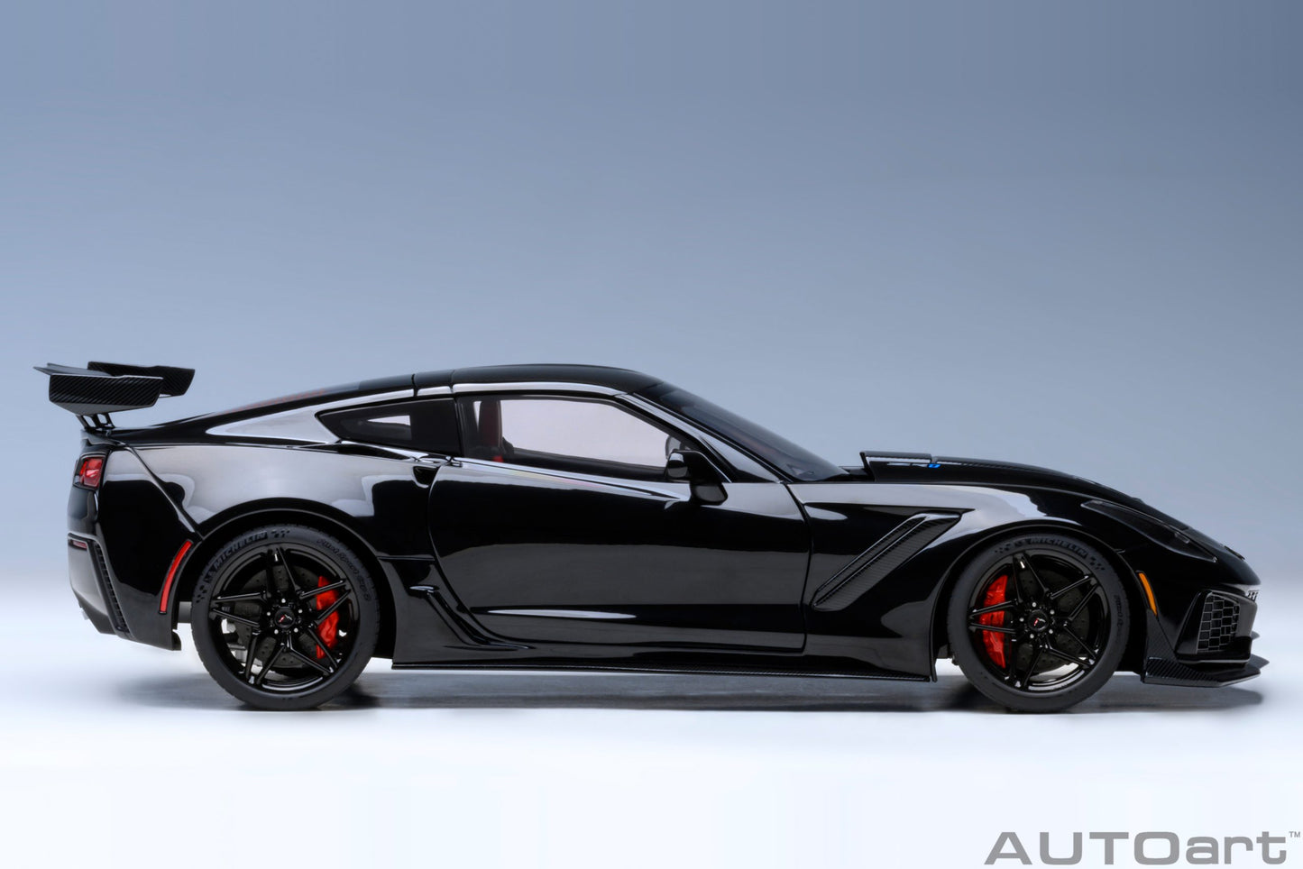 AUTOart 1:18 Chevrolet Corvette C7 ZR1 (Black) 71276