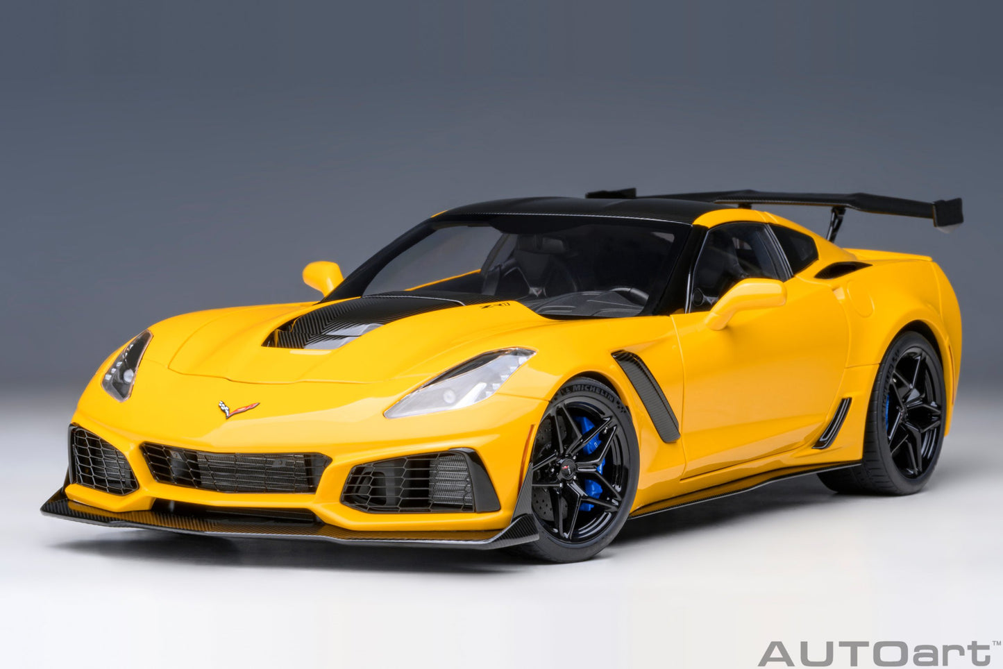 AUTOart 1:18 Chevrolet Corvette C7 ZR1 (Corvette Racing Yellow Tintcoat) 71278