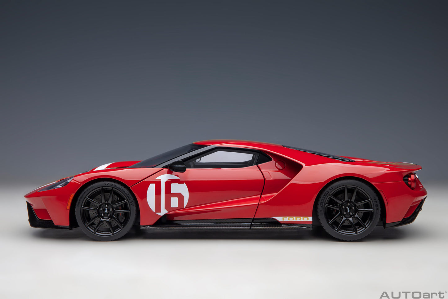 AUTOart 1:18 Ford GT #16 2022 Alan Mann Heritage Edition (Alan Mann Red) 72927