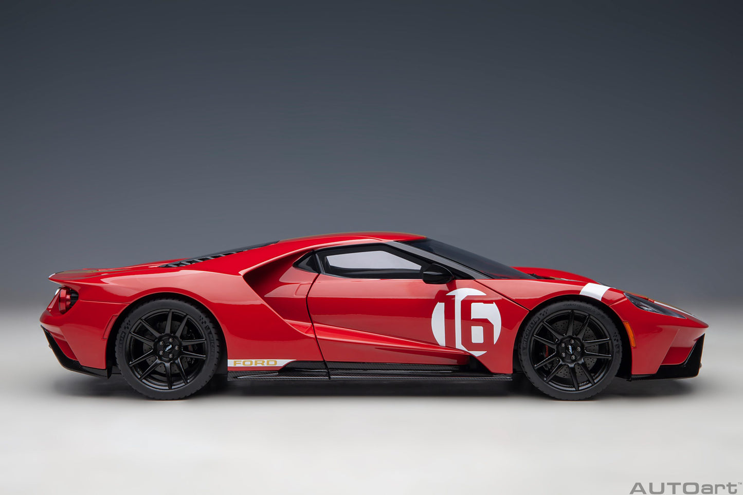 AUTOart 1:18 Ford GT #16 2022 Alan Mann Heritage Edition (Alan Mann Red) 72927