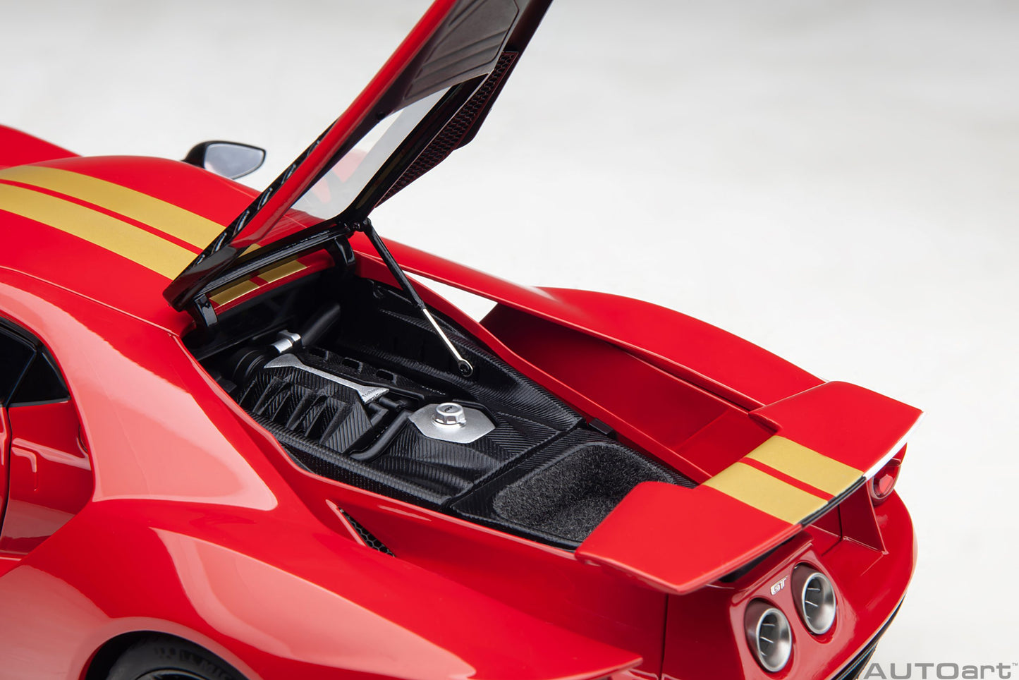 AUTOart 1:18 Ford GT #16 2022 Alan Mann Heritage Edition (Alan Mann Red) 72927
