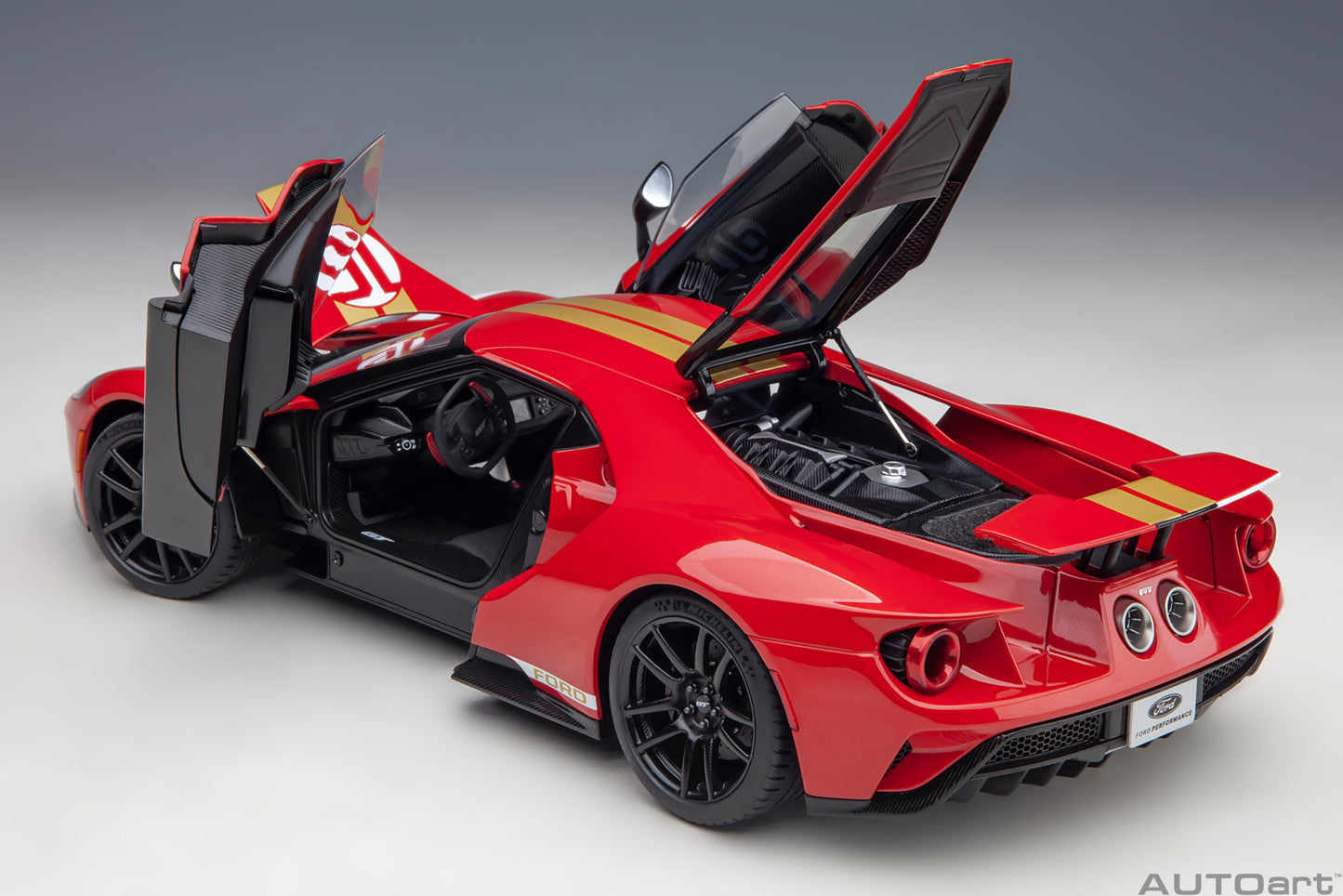 AUTOart 1:18 Ford GT #16 2022 Alan Mann Heritage Edition (Alan Mann Red) 72927