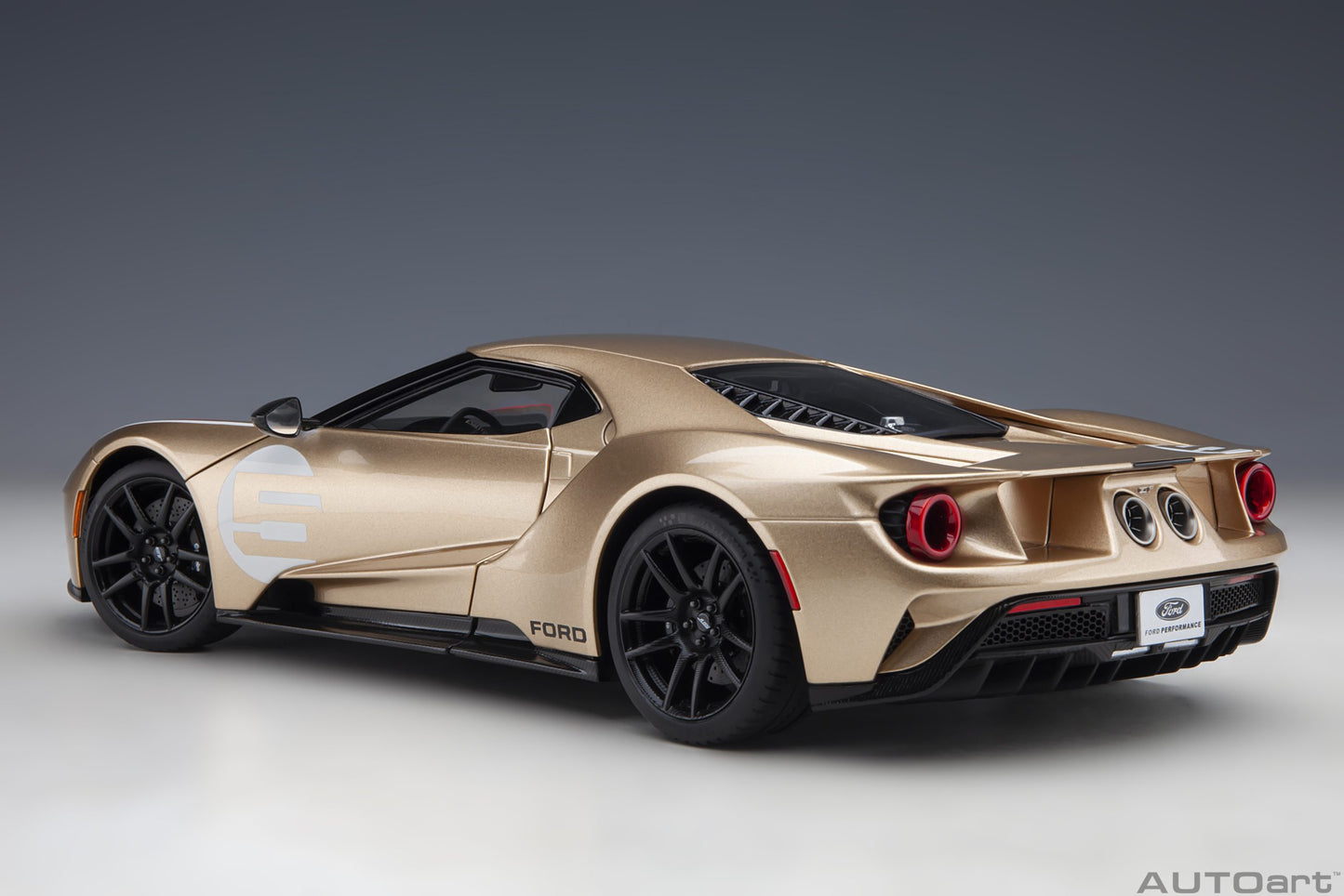 AUTOart 1:18 Ford GT #5 2022 Holman Moody Heritage Edition (Holman Woody Gold) 72928