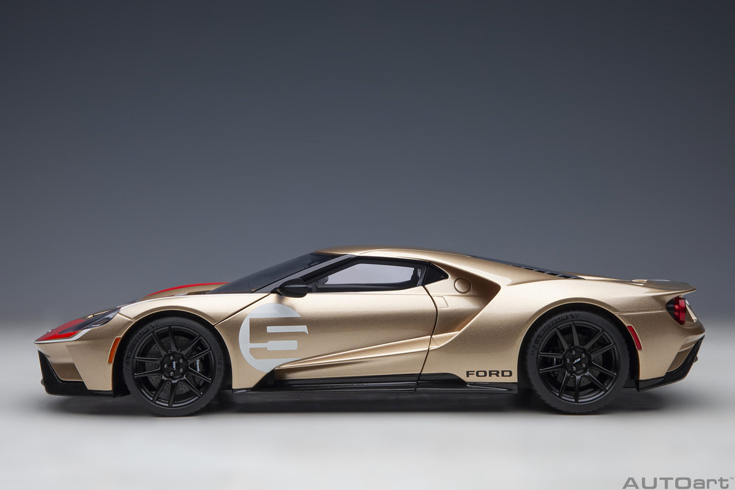 AUTOart 1:18 Ford GT #5 2022 Holman Moody Heritage Edition (Holman Woody Gold) 72928