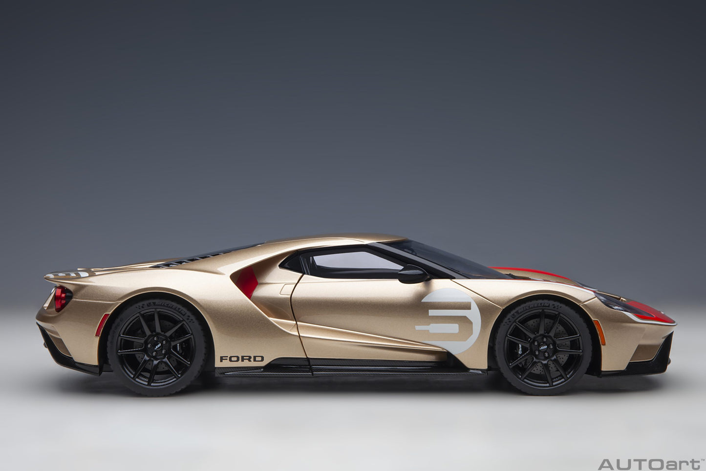 AUTOart 1:18 Ford GT #5 2022 Holman Moody Heritage Edition (Holman Woody Gold) 72928