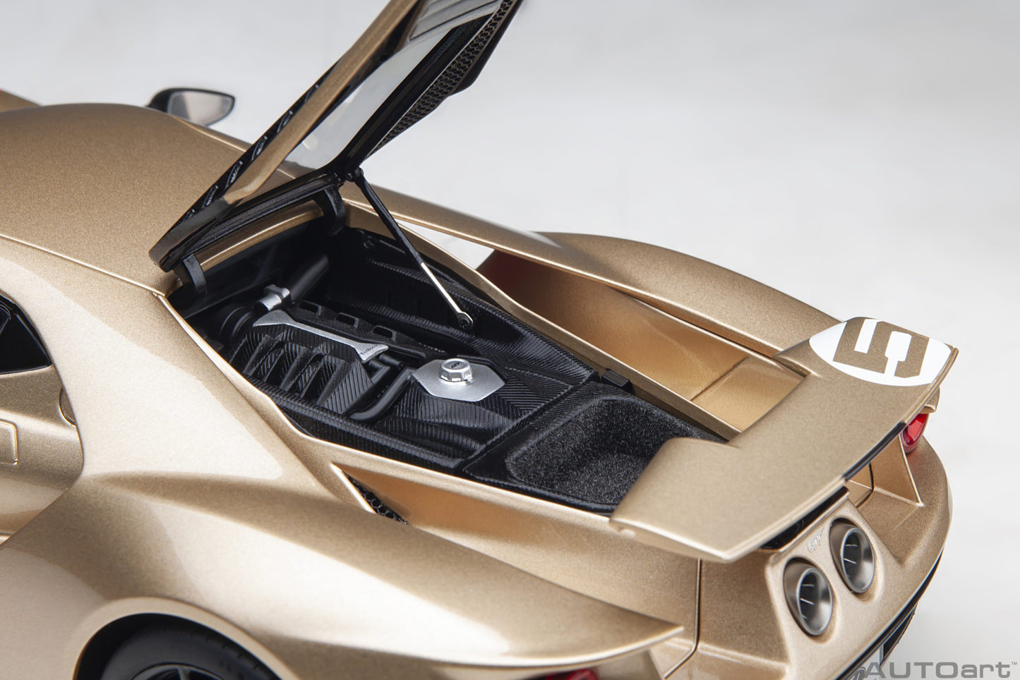AUTOart 1:18 Ford GT #5 2022 Holman Moody Heritage Edition (Holman Woody Gold) 72928