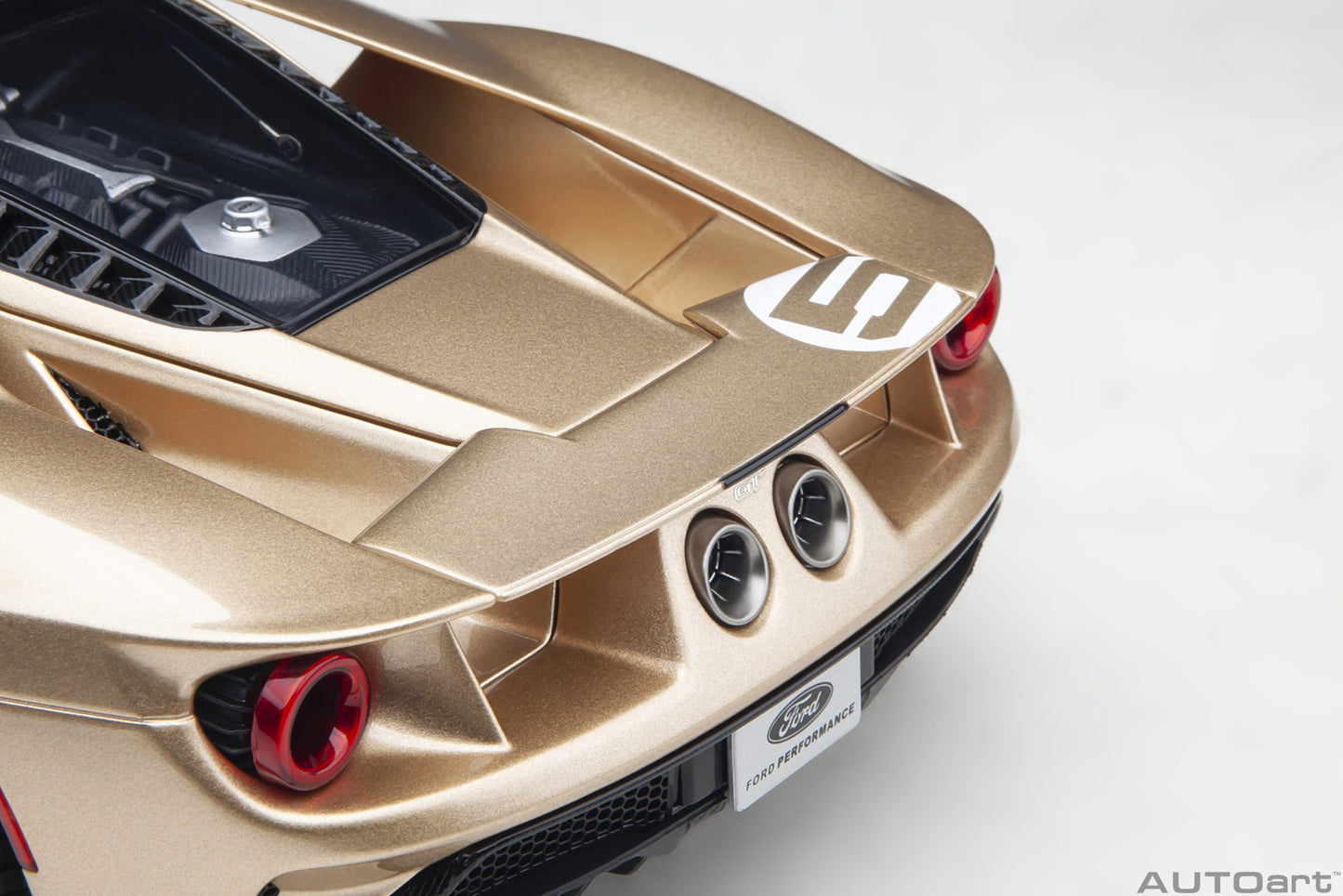 AUTOart 1:18 Ford GT #5 2022 Holman Moody Heritage Edition (Holman Woody Gold) 72928