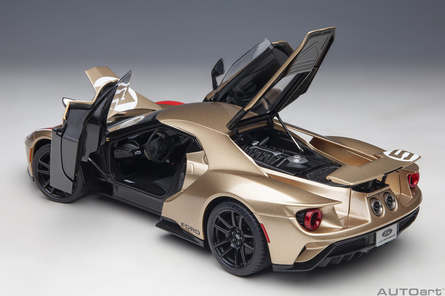 AUTOart 1:18 Ford GT #5 2022 Holman Moody Heritage Edition (Holman Woody Gold) 72928
