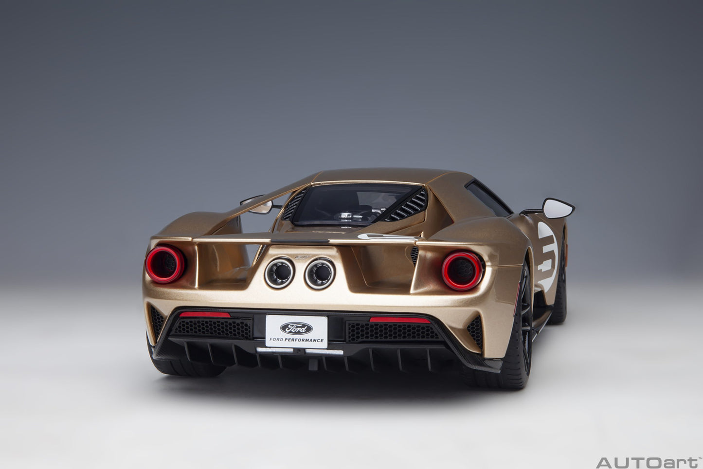 AUTOart 1:18 Ford GT #5 2022 Holman Moody Heritage Edition (Holman Woody Gold) 72928