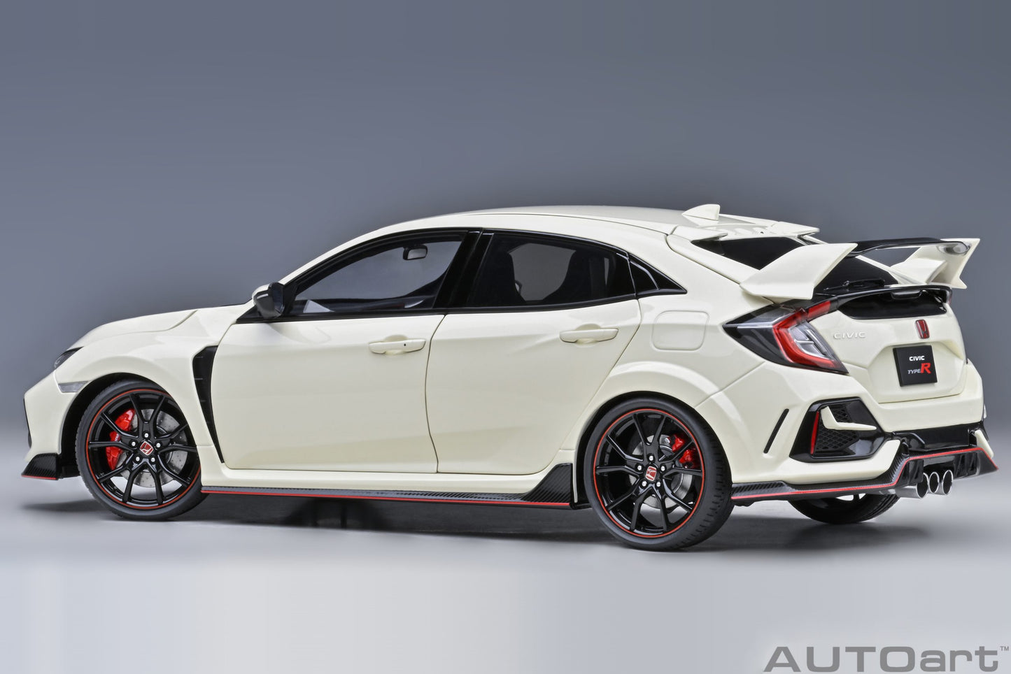 AUTOart 1:18 Honda Civic Type R (FK8) 2021 (Championship White) 73220