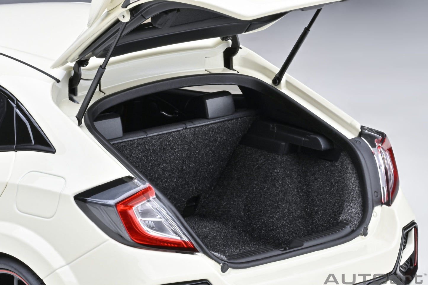 AUTOart 1:18 Honda Civic Type R (FK8) 2021 (Championship White) 73220