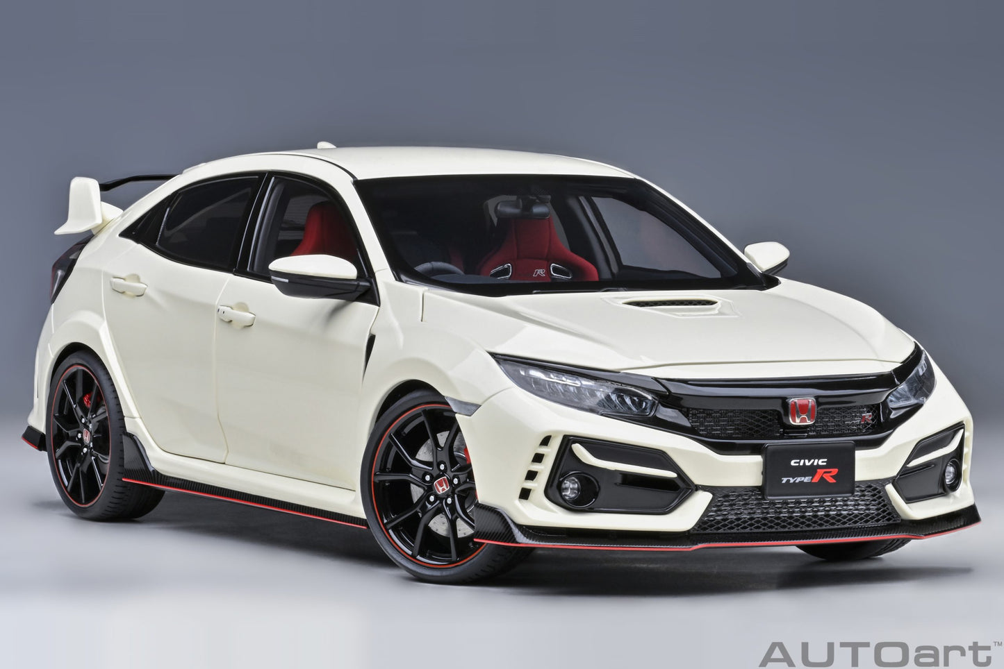 AUTOart 1:18 Honda Civic Type R (FK8) 2021 (Championship White) 73220