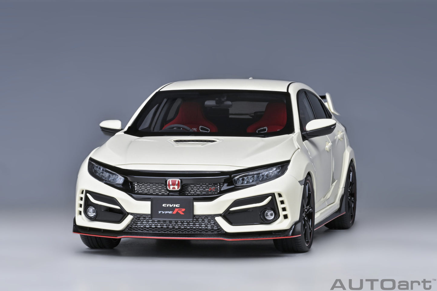 AUTOart 1:18 Honda Civic Type R (FK8) 2021 (Championship White) 73220