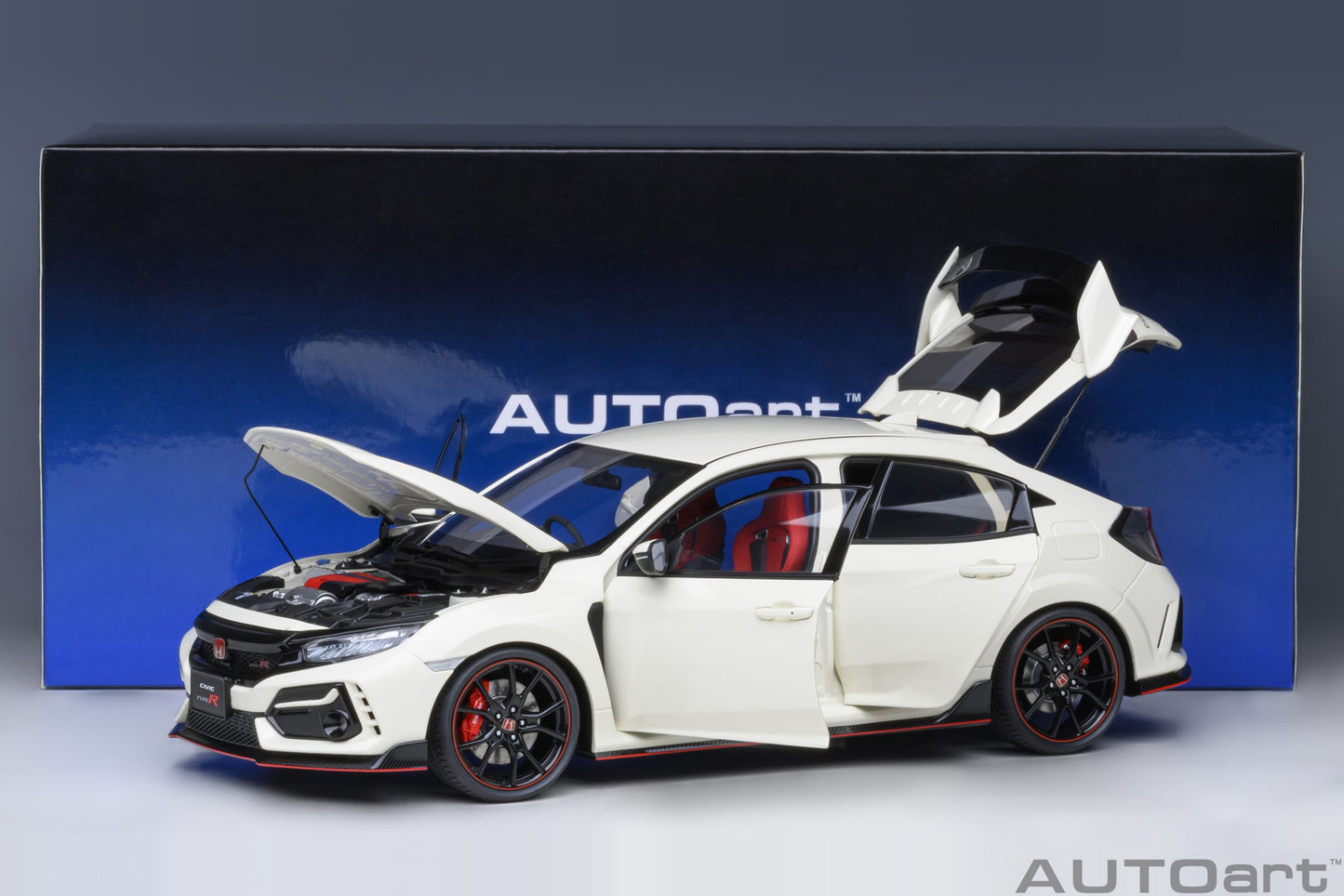 AUTOart 1:18 Honda Civic Type R (FK8) 2021 (Championship White) 73220