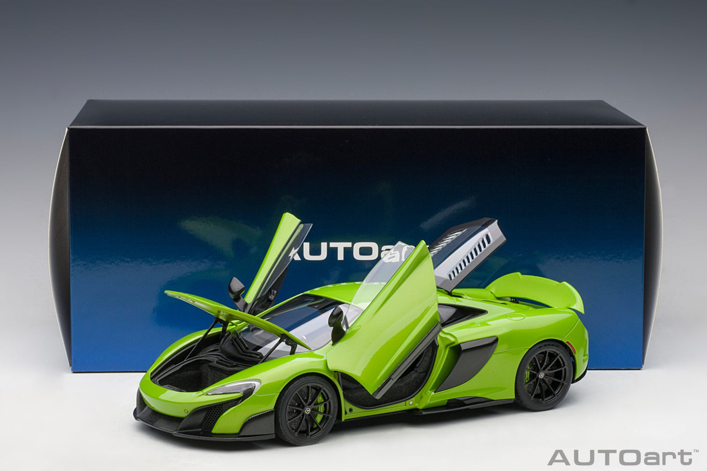 AUTOart 1:18 McLaren 675LT (Napier Green) 76049