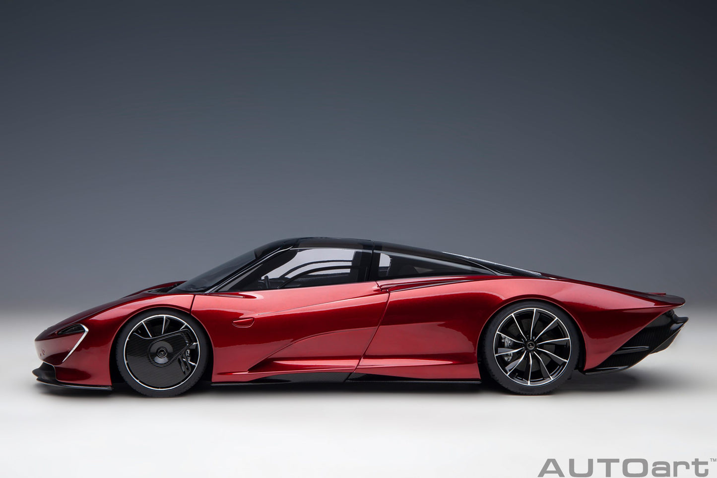 AUTOart 1:18 McLaren Speedtail (Volcano Red) 76087