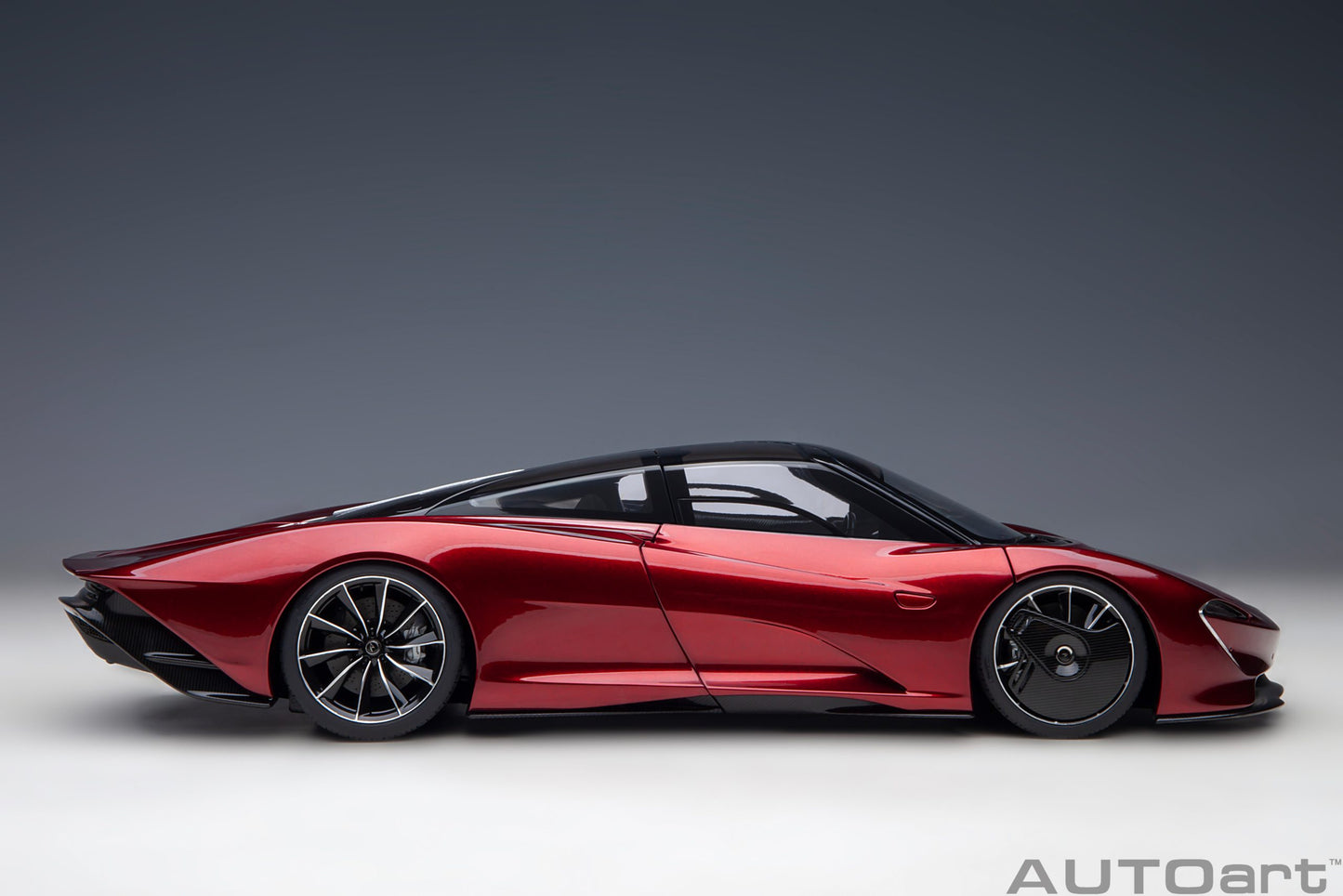 AUTOart 1:18 McLaren Speedtail (Volcano Red) 76087