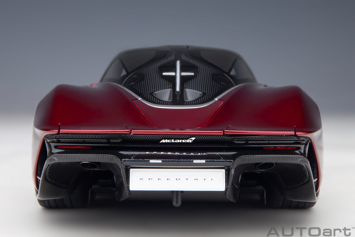 AUTOart 1:18 McLaren Speedtail (Volcano Red) 76087