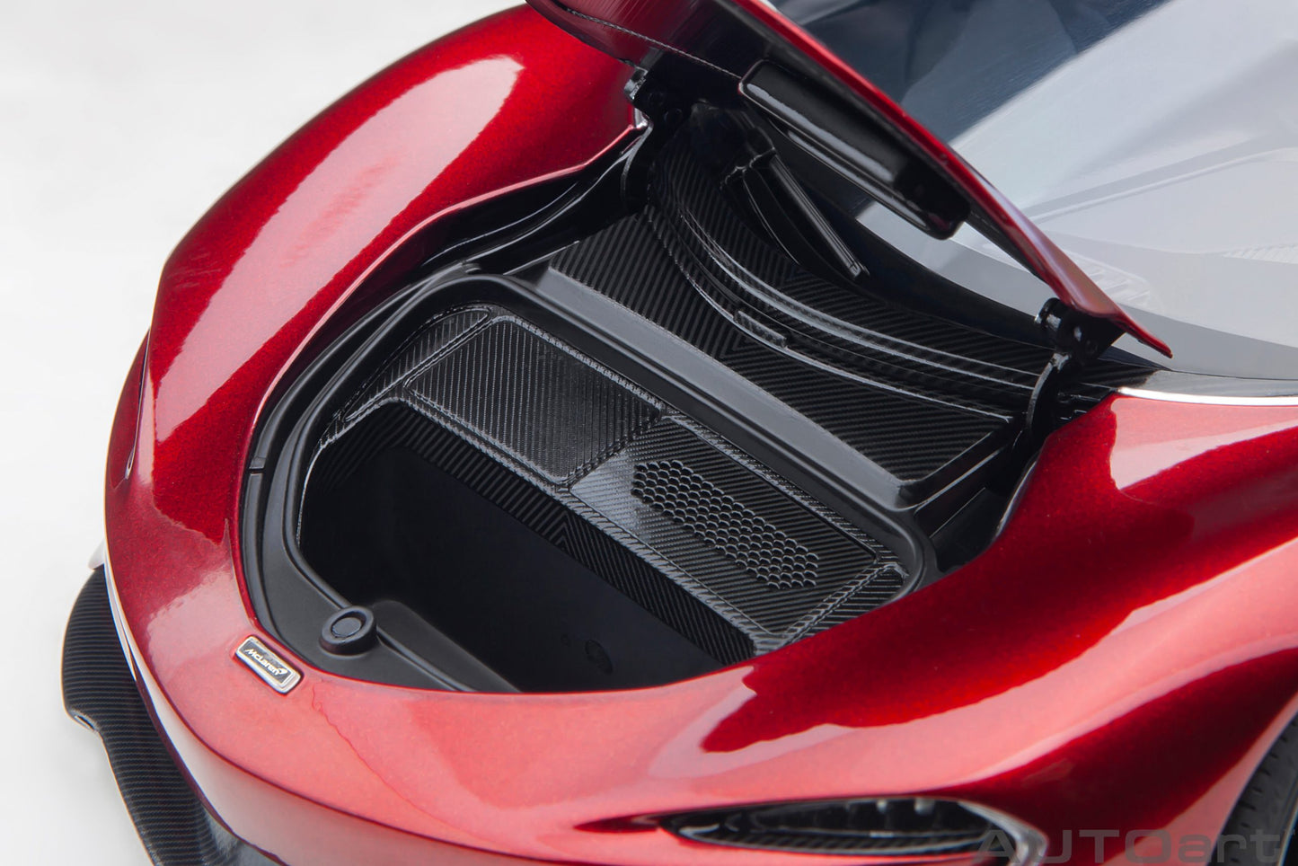 AUTOart 1:18 McLaren Speedtail (Volcano Red) 76087