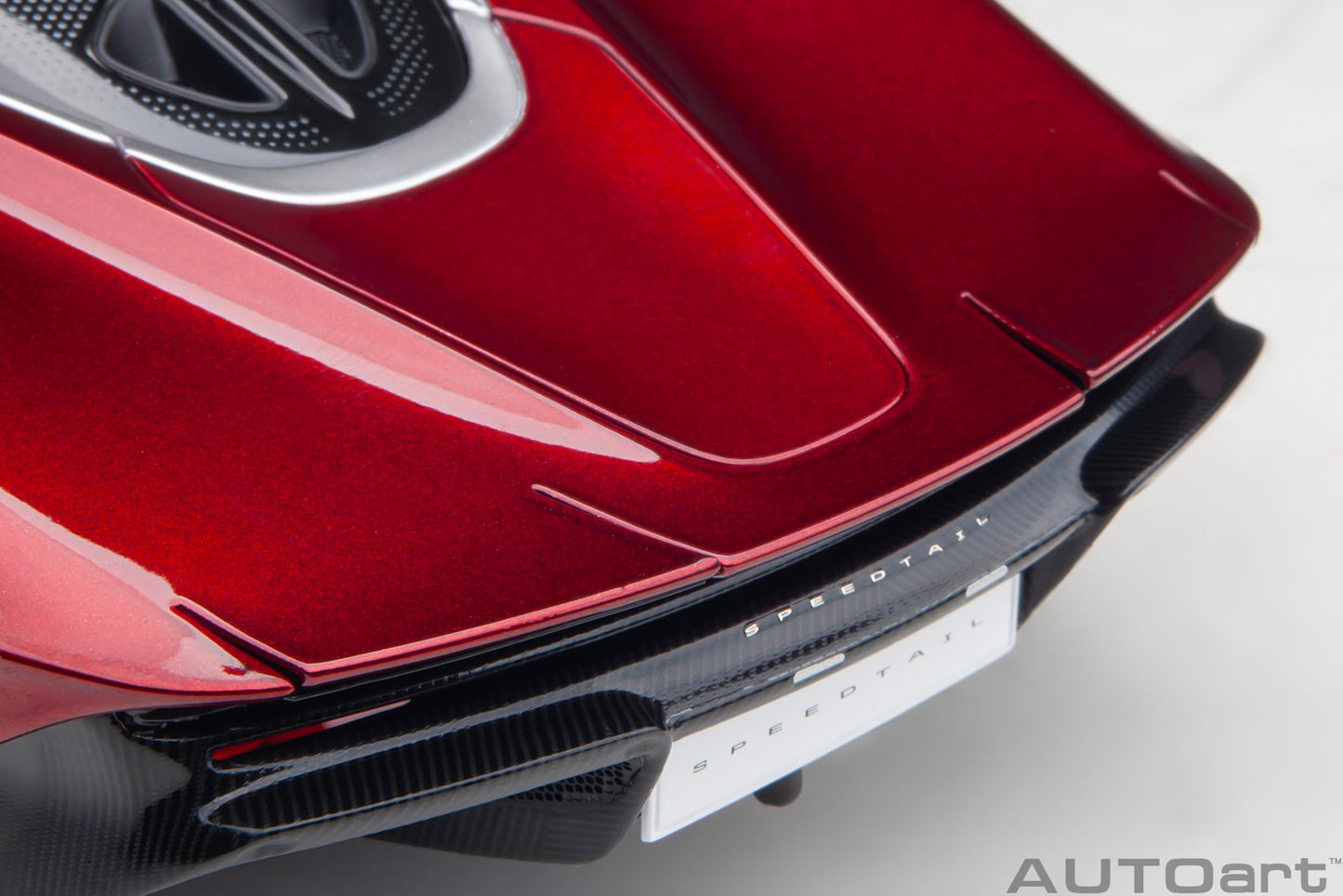 AUTOart 1:18 McLaren Speedtail (Volcano Red) 76087