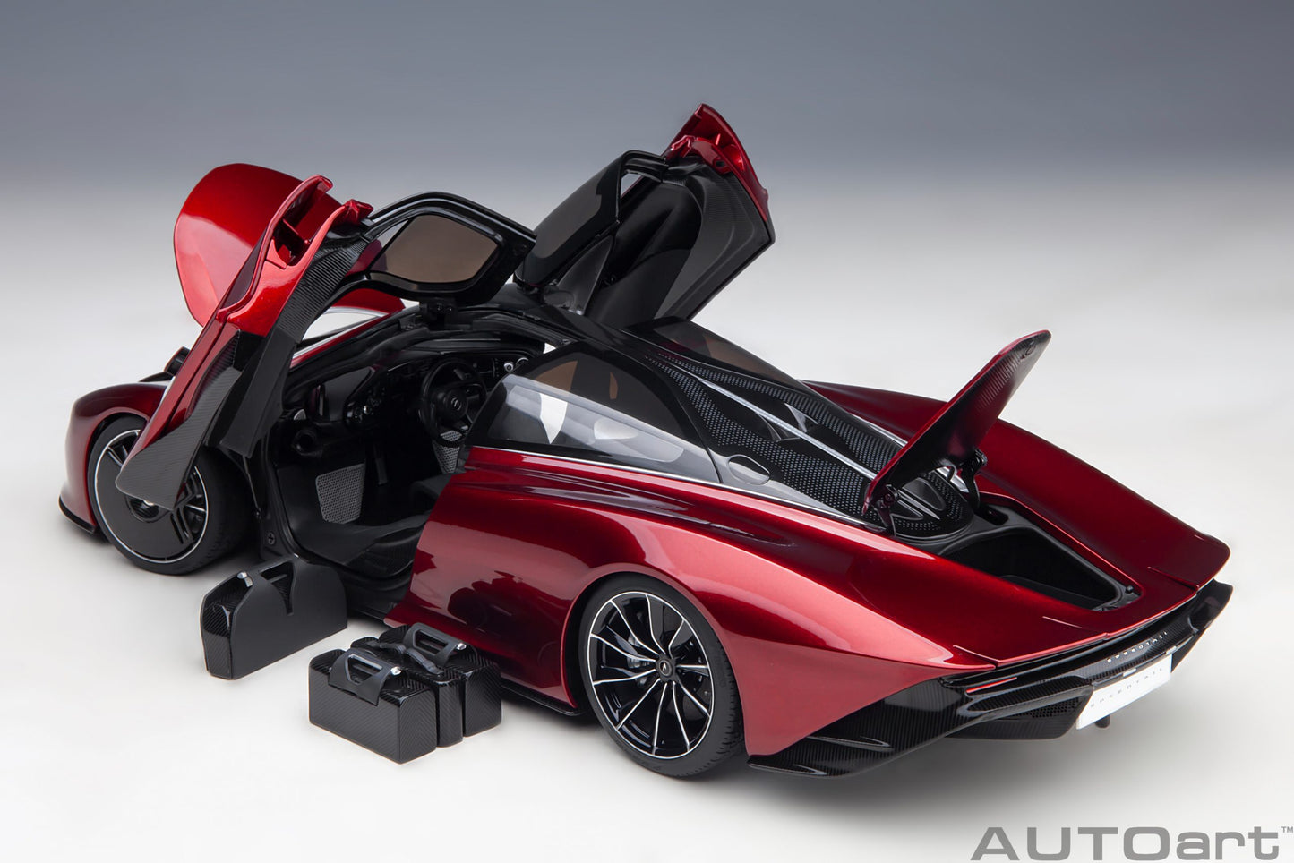 AUTOart 1:18 McLaren Speedtail (Volcano Red) 76087