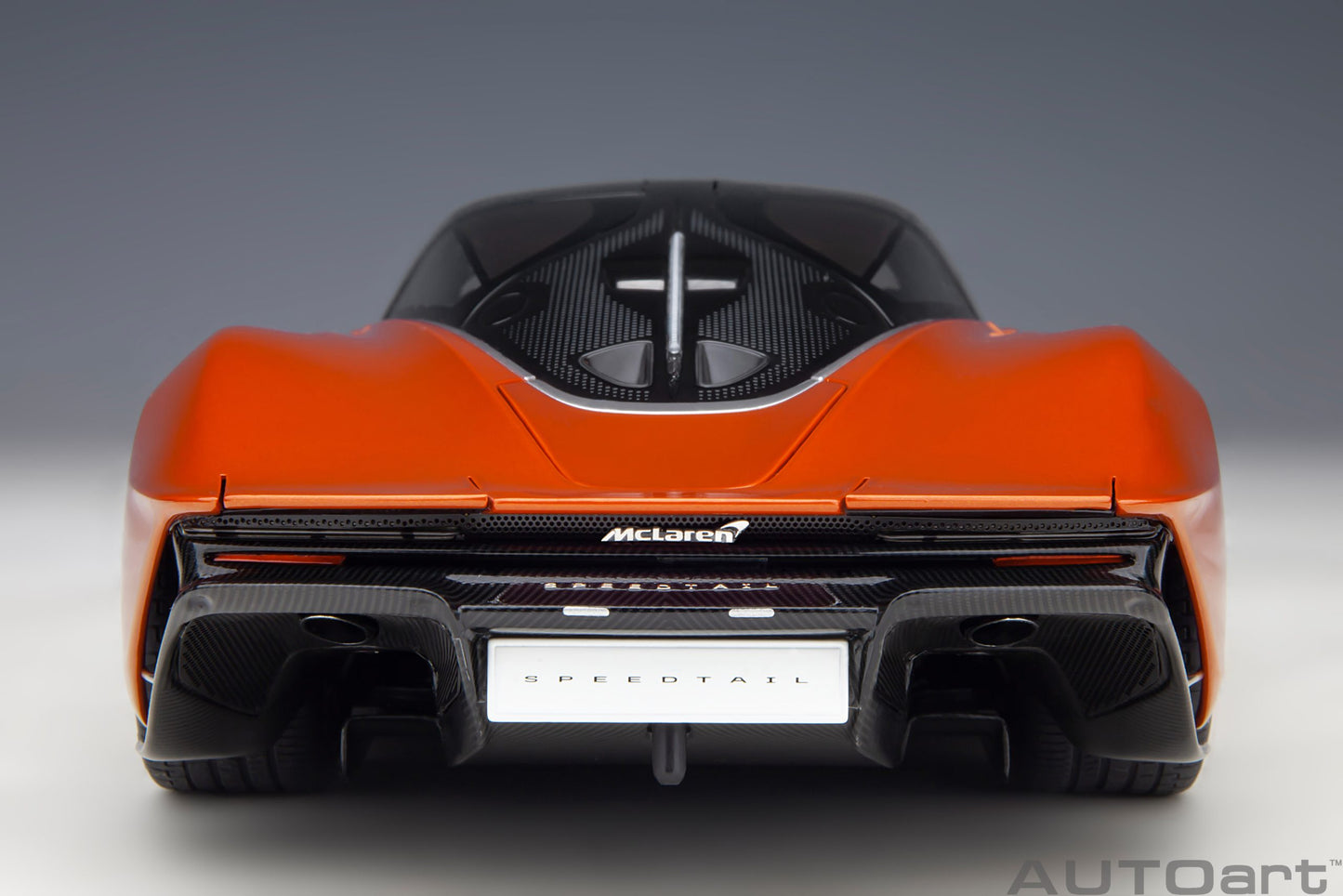 AUTOart 1:18 McLaren Speedtail (Volcano Orange) 76088