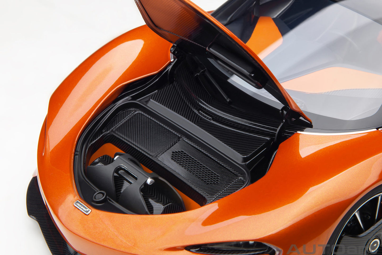 AUTOart 1:18 McLaren Speedtail (Volcano Orange) 76088