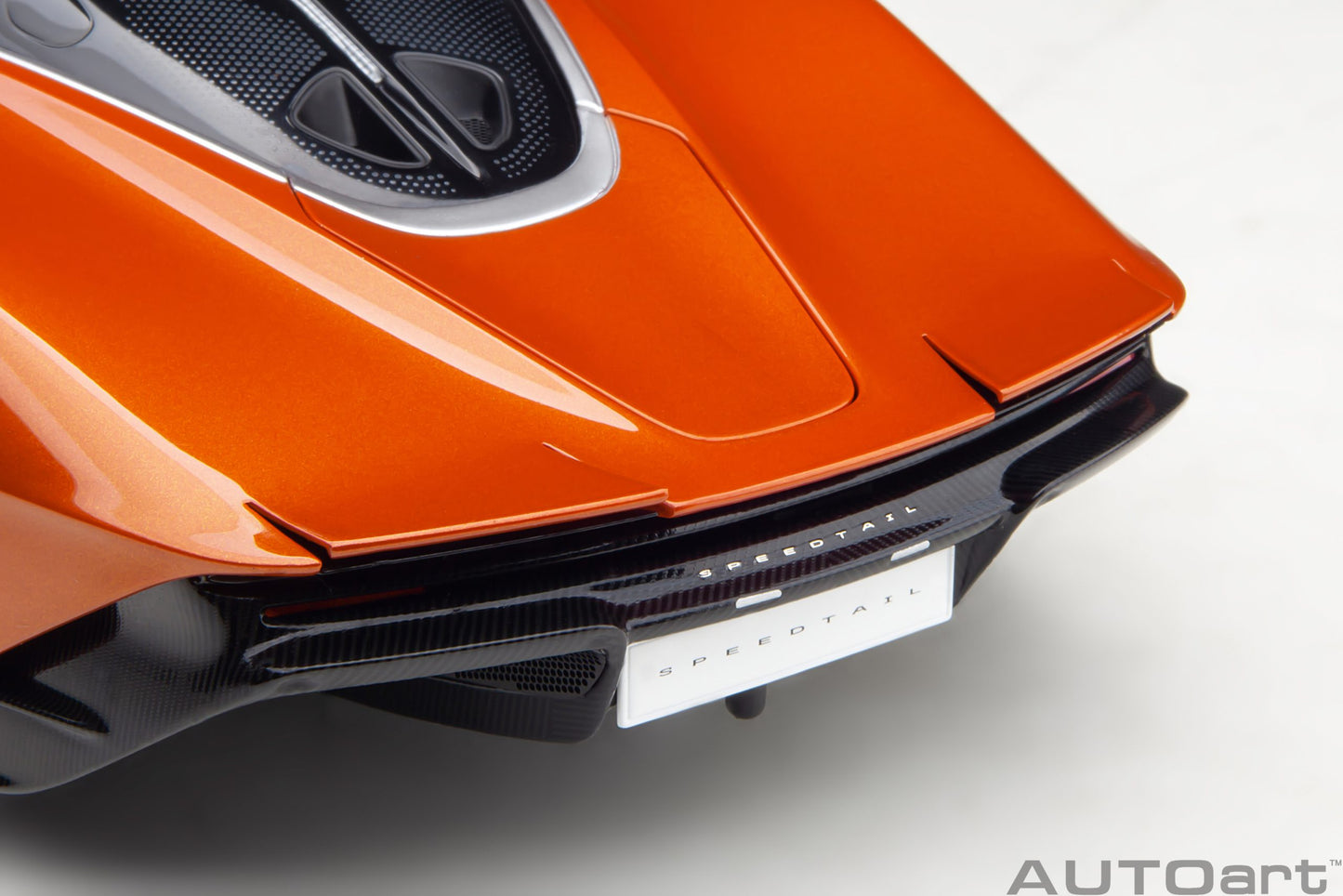 AUTOart 1:18 McLaren Speedtail (Volcano Orange) 76088