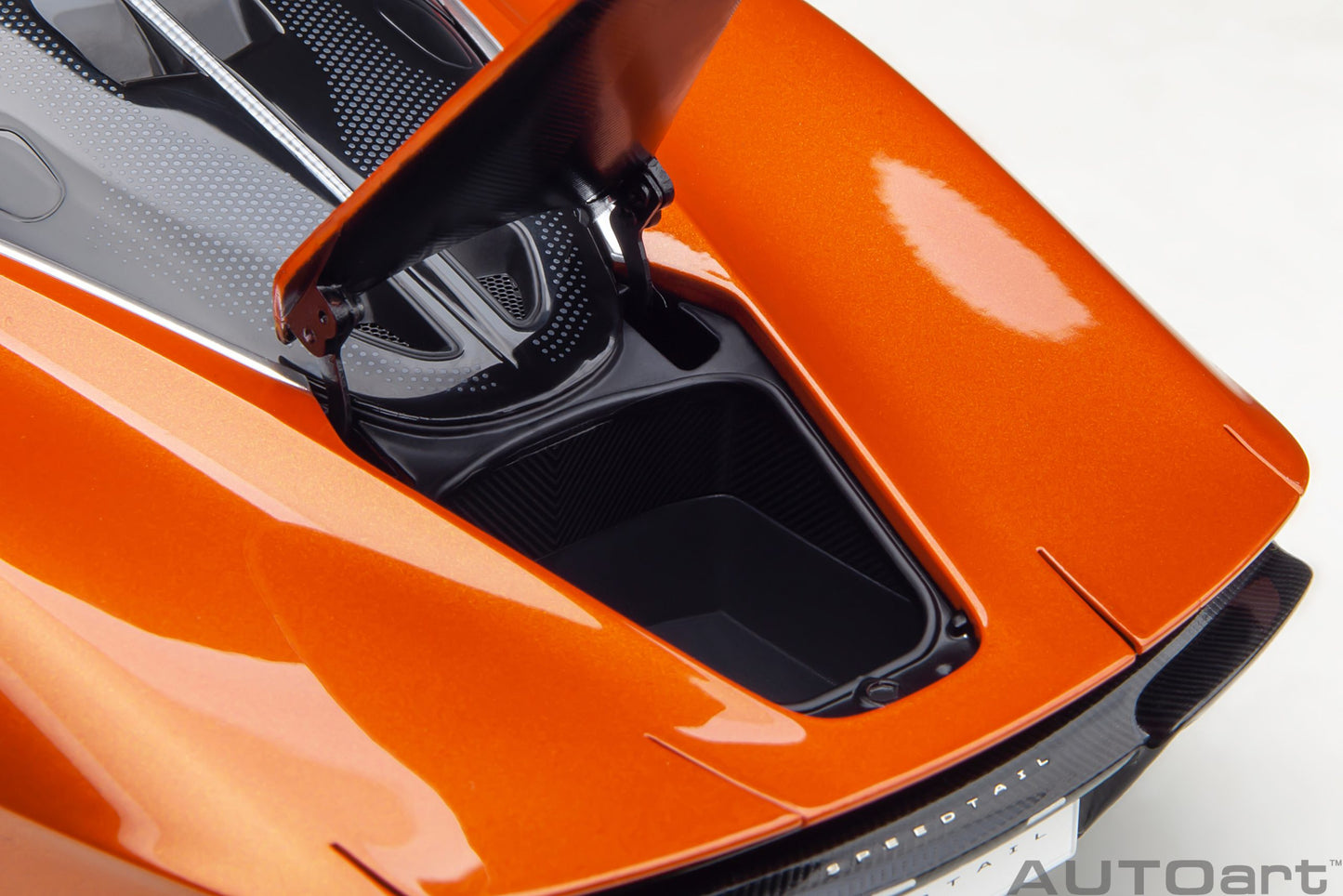 AUTOart 1:18 McLaren Speedtail (Volcano Orange) 76088