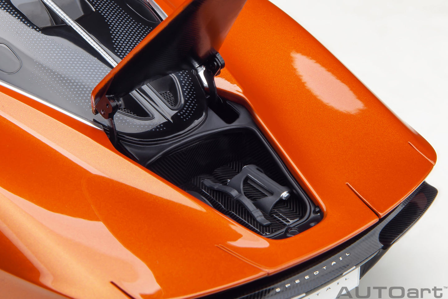 AUTOart 1:18 McLaren Speedtail (Volcano Orange) 76088