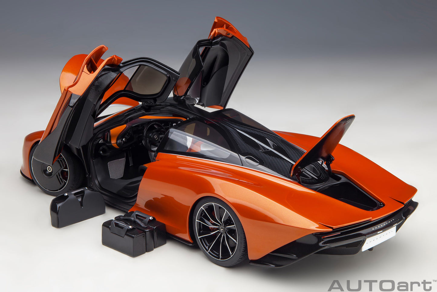 AUTOart 1:18 McLaren Speedtail (Volcano Orange) 76088