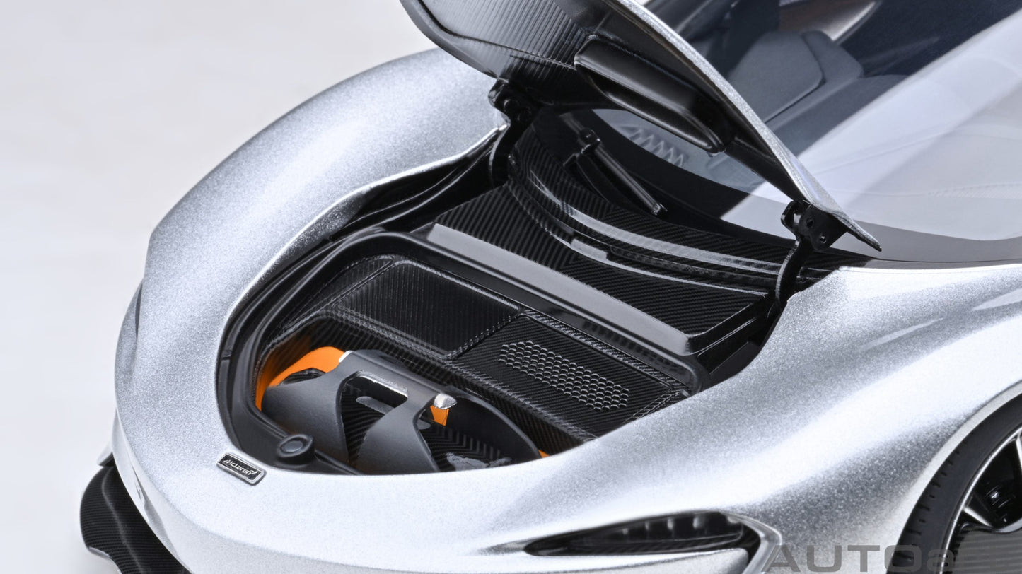 AUTOart 1:18 McLaren Speedtail (Supernova Silver) 76090