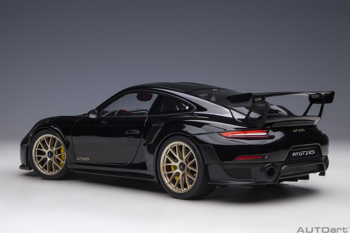 AUTOart 1:18 Porsche 911 (991.2) GT2 RS Weissach Package (Black) 78186
