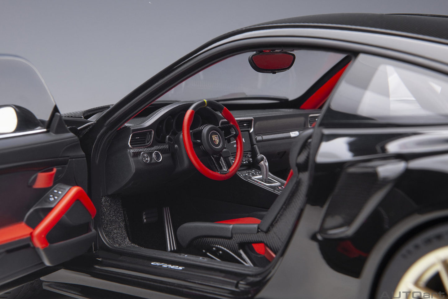 AUTOart 1:18 Porsche 911 (991.2) GT2 RS Weissach Package (Black) 78186