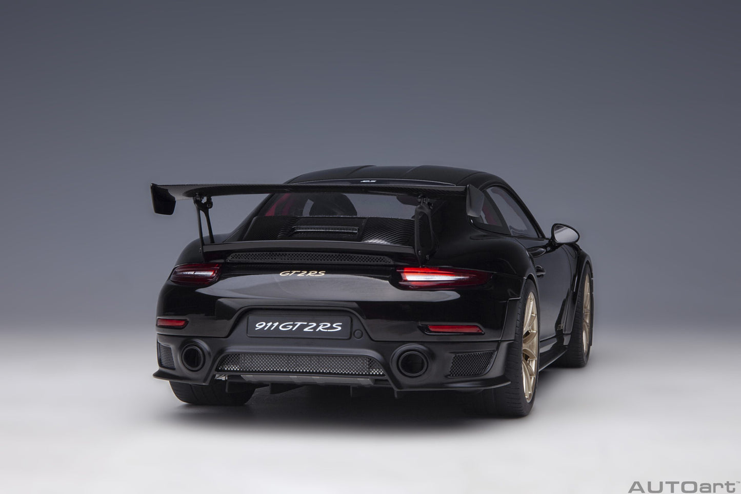 AUTOart 1:18 Porsche 911 (991.2) GT2 RS Weissach Package (Black) 78186