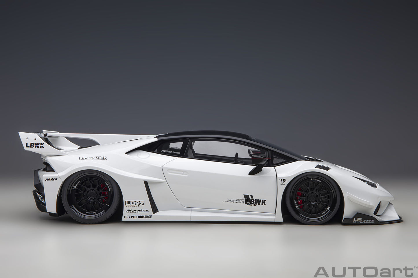 AUTOart 1:18 Liberty Walk LB Silhouette Lamborghini Huracan GT (White) 79125