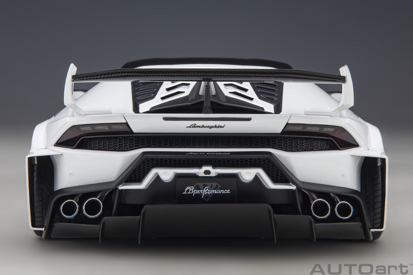AUTOart 1:18 Liberty Walk LB Silhouette Lamborghini Huracan GT (White) 79125