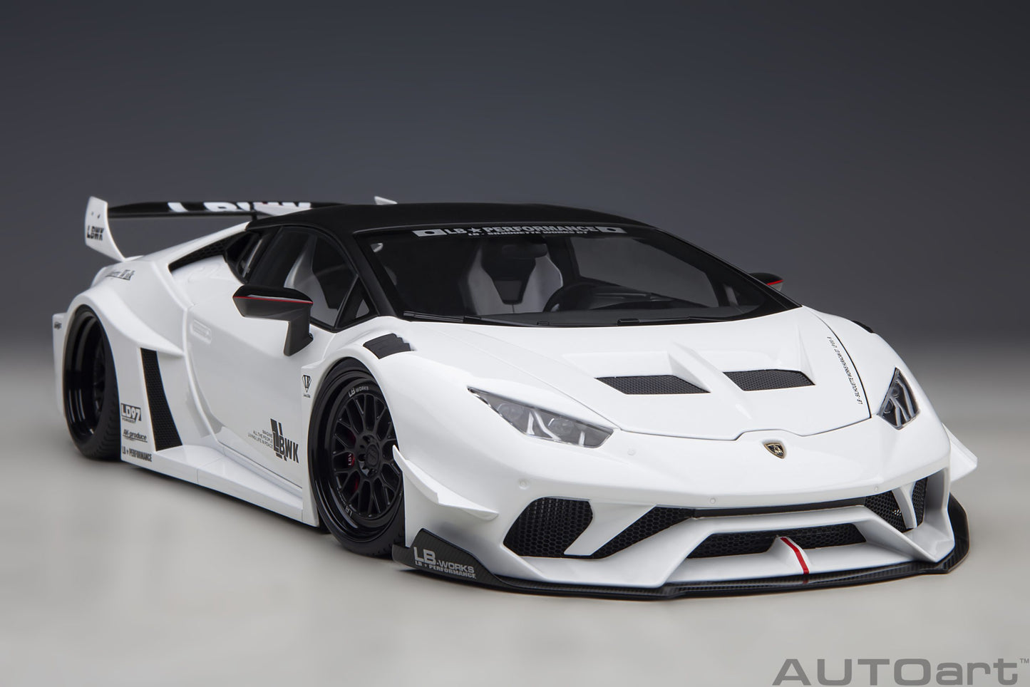 AUTOart 1:18 Liberty Walk LB Silhouette Lamborghini Huracan GT (White) 79125