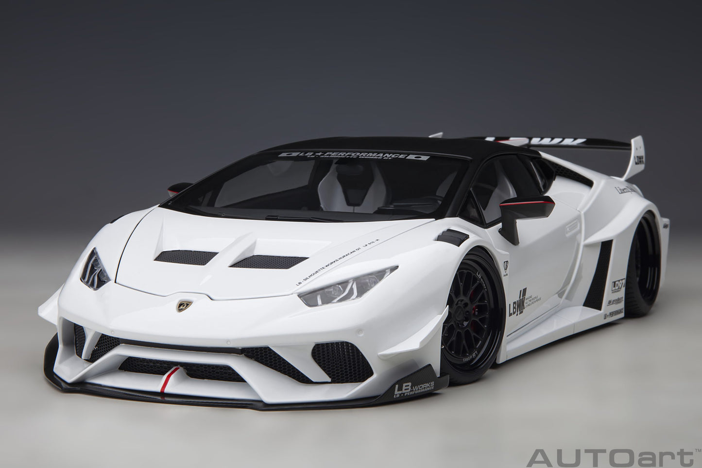 AUTOart 1:18 Liberty Walk LB Silhouette Lamborghini Huracan GT (White) 79125