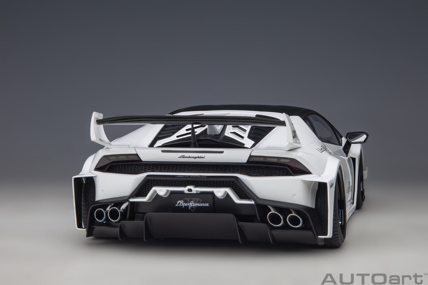 AUTOart 1:18 Liberty Walk LB Silhouette Lamborghini Huracan GT (White) 79125