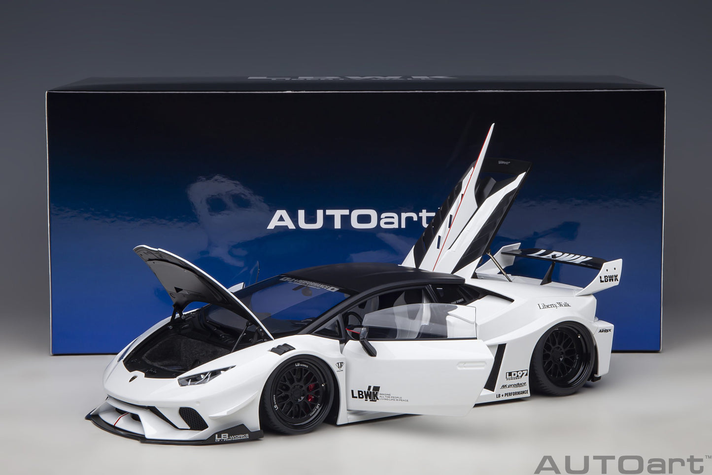 AUTOart 1:18 Liberty Walk LB Silhouette Lamborghini Huracan GT (White) 79125