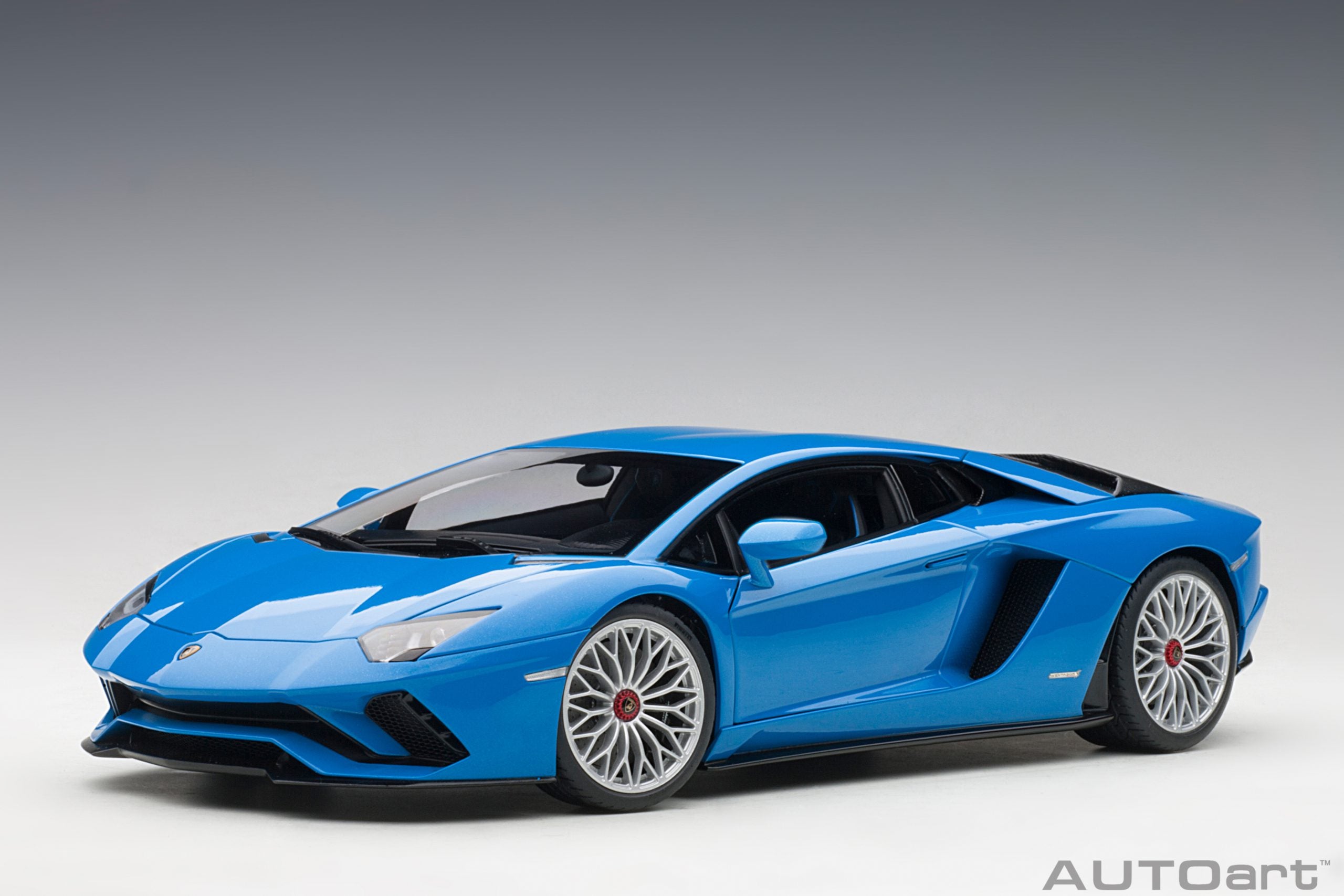 【新品同様】オートアート 1/18 アヴェンタドール S 79134 AUTOart 1:18 Lamborghini Aventador S (Blue) 79134 – YomaCarModel
