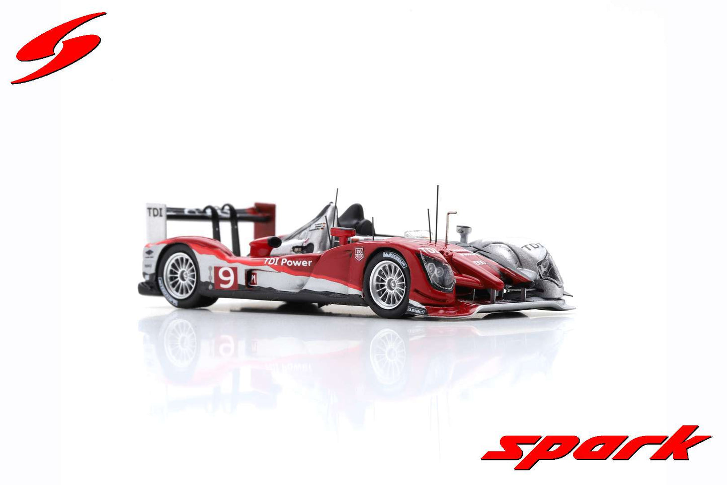 Spark 1:87 Audi R15 TDI + #9 Winner Le Mans 2010 T.Bernhard - R.Dumas - M.Rockenfeller 87LM10