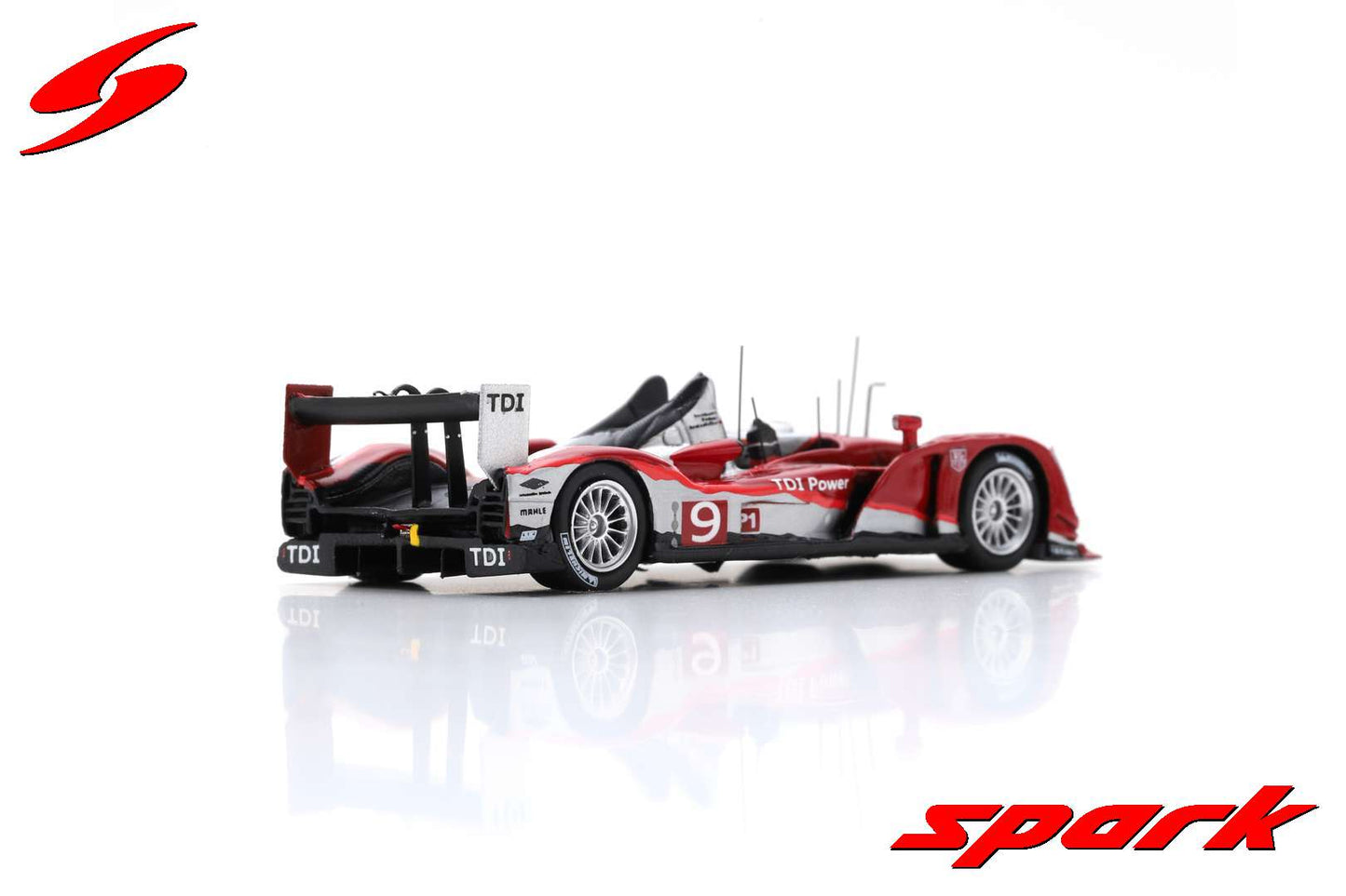 Spark 1:87 Audi R15 TDI + #9 Winner Le Mans 2010 T.Bernhard - R.Dumas - M.Rockenfeller 87LM10