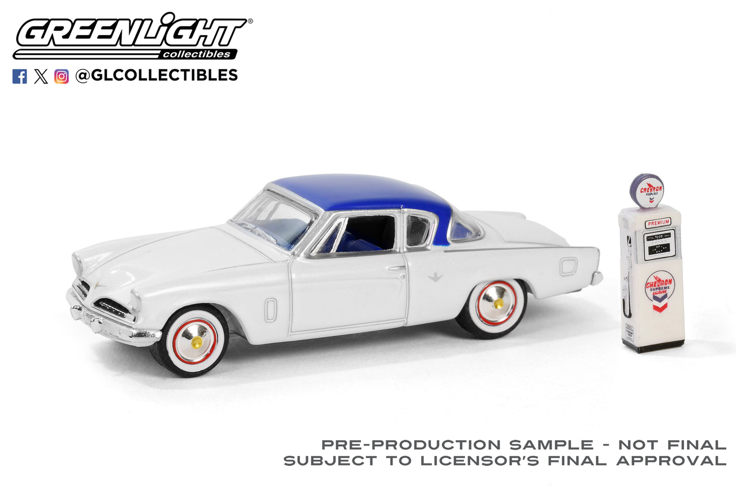 GreenLight 1:64 The Hobby Shop Series 16 - 1954 Studebaker Commander Starliner with Vintage Wayne 505 Gas Pump – Chevron Supreme 97160-B
